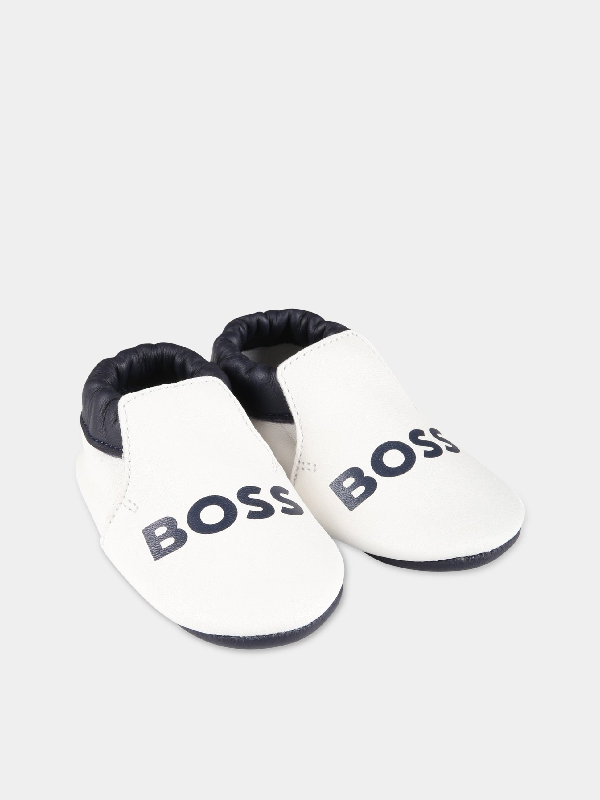 Scarpe bianche da culla per neonato con logo,Hugo Boss,J99113 849